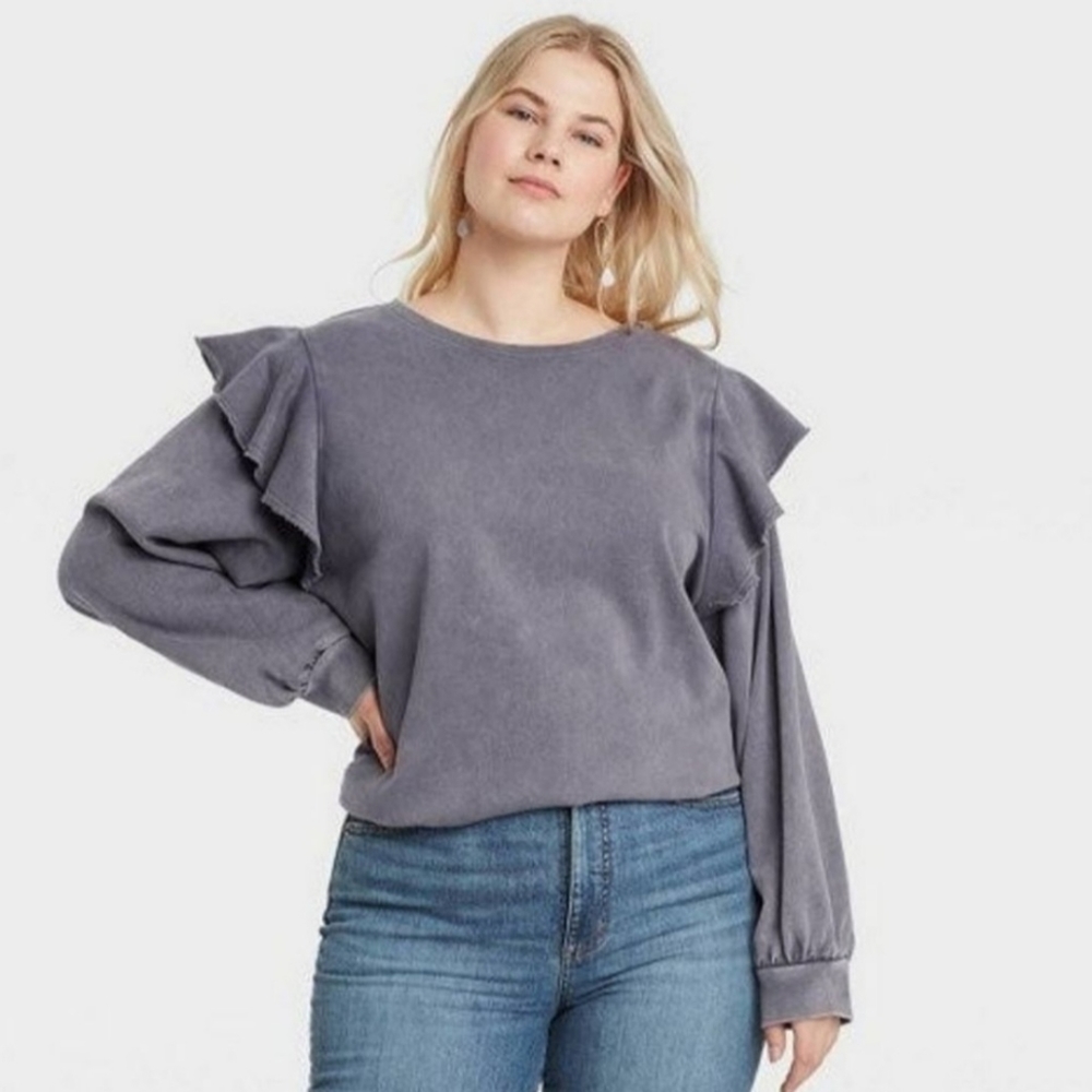 Universal thread ruffle sweatshirt